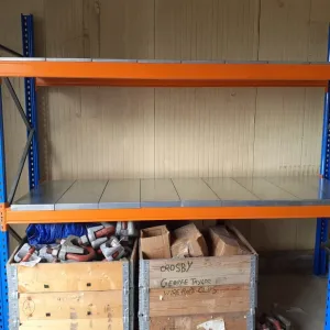 palet üçün rəflər